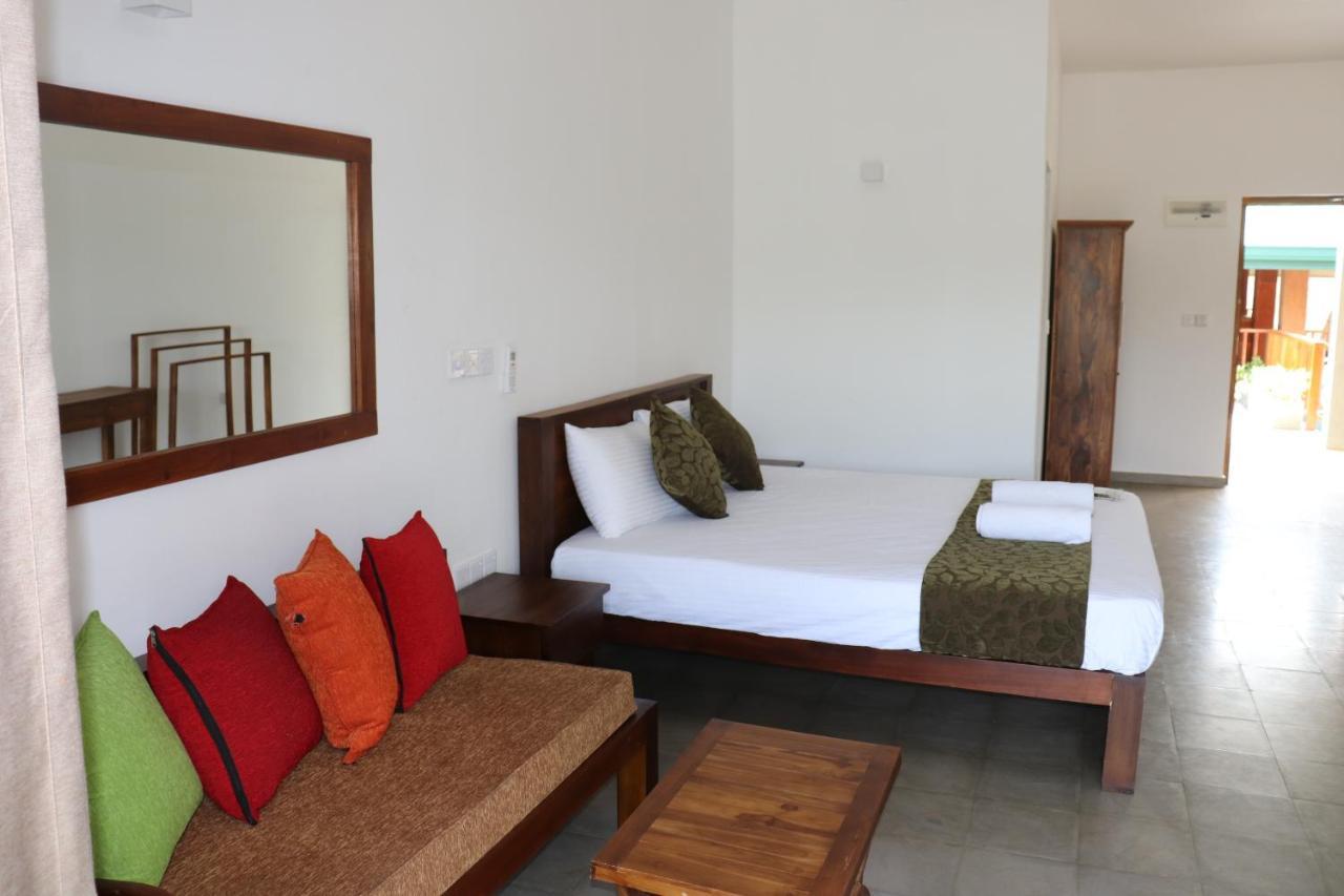 Hotel Kayjay Wild Wilpattu Exterior foto