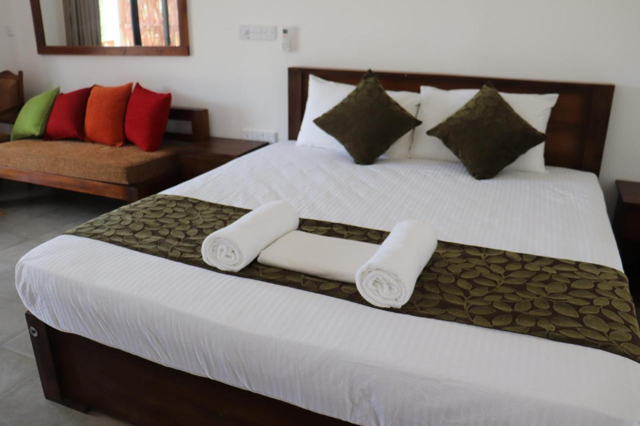 Hotel Kayjay Wild Wilpattu Exterior foto
